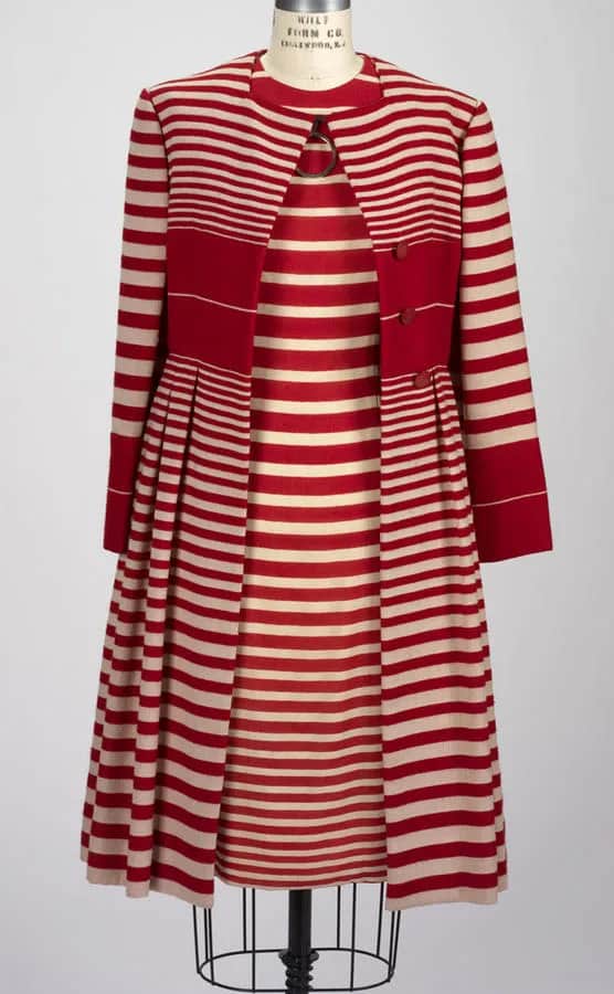 Ensemble rayé rouge et blanc en laine 7C39 — Maison Démo