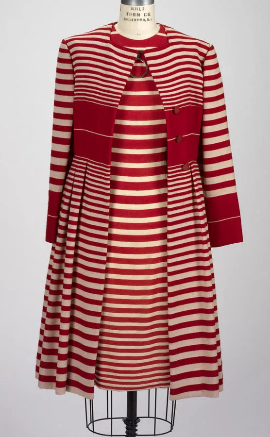 Ensemble rayé rouge et blanc en laine 7629 — Maison Démo