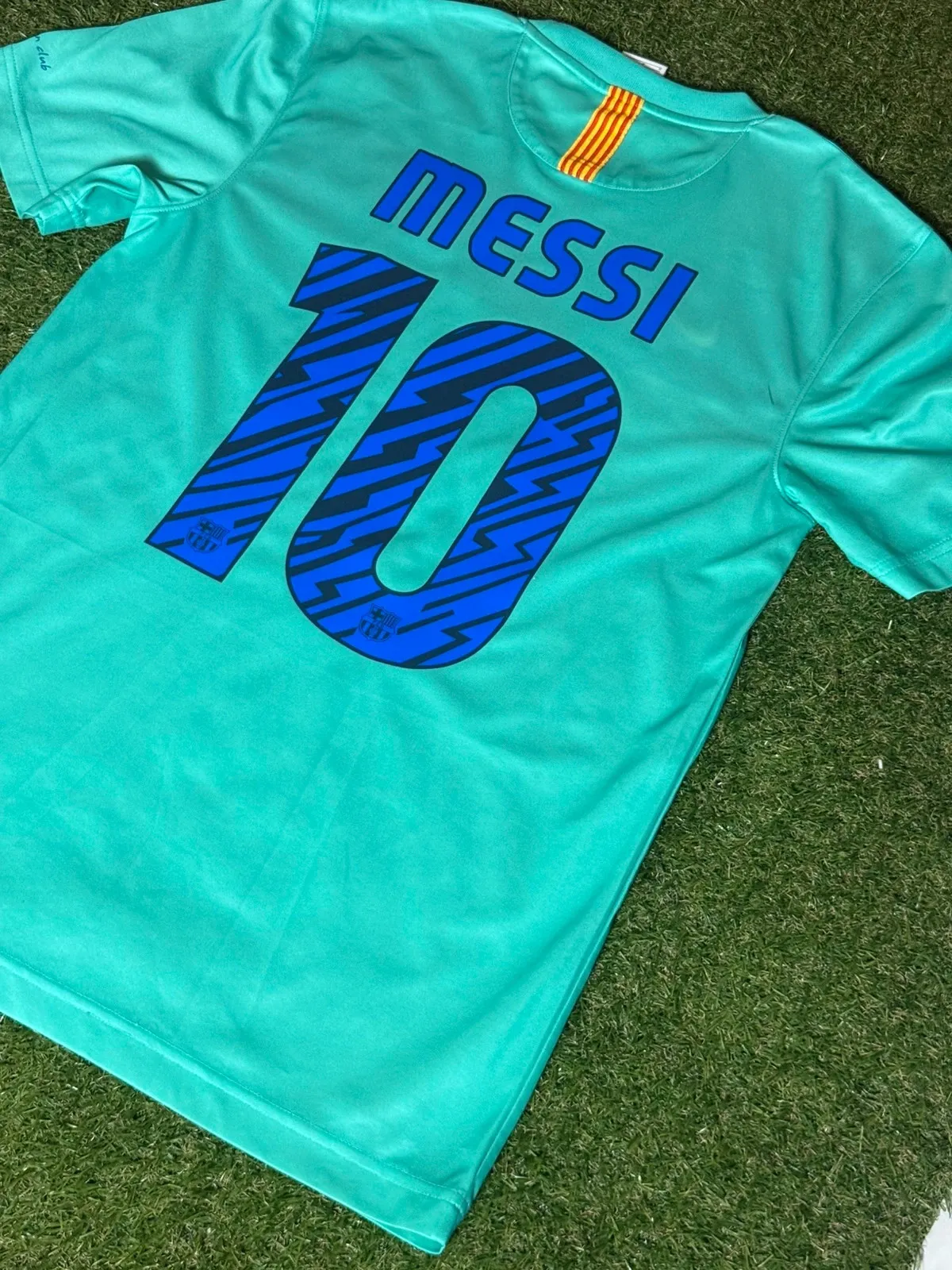 FC Barcelona Messi 2010-2011 Away Nike — Nike (3)